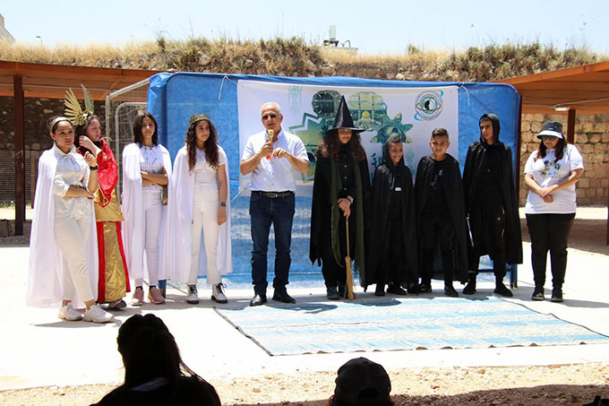 طلّاب طبقة الثوامن من اعدادية دار التربية والعلوم بجولة استكشافية لمعالم جلجولية 